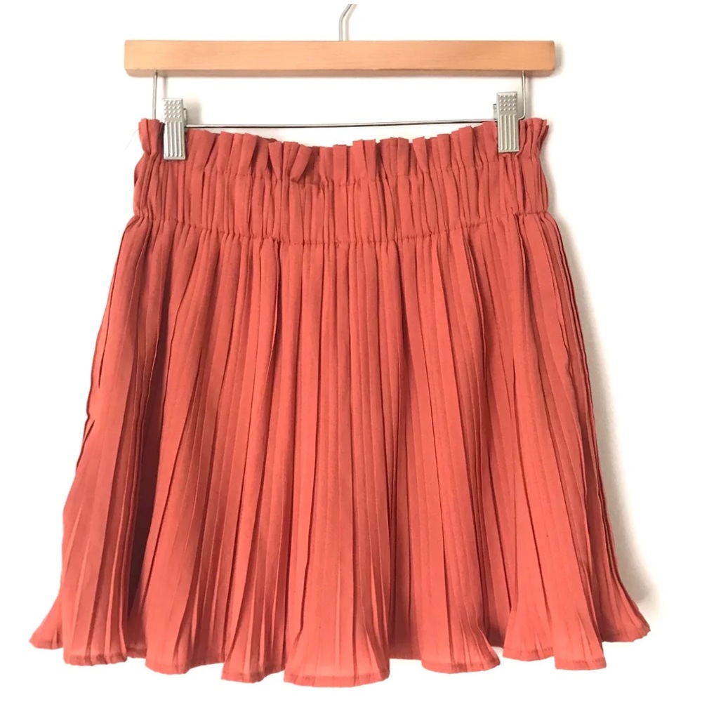 Vestique Rust Pleated Skirt NWT- SIZE S